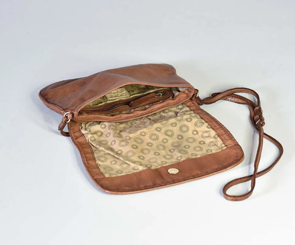 Thorne Woven Clutch